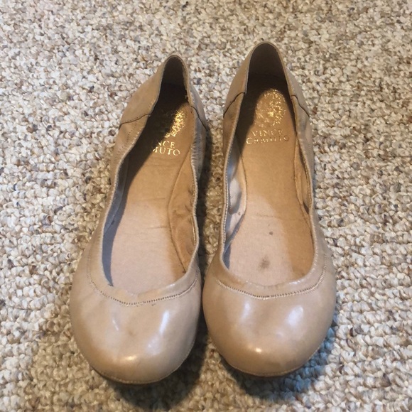 Vince Camuto Nude Flats - Picture 1 of 2